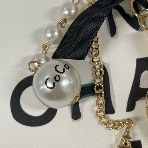 💎NEW! SPECTACULAR CRYSTAL CAMELLIA KEYCHAIN BAG CHARM - Picture 5 of 10